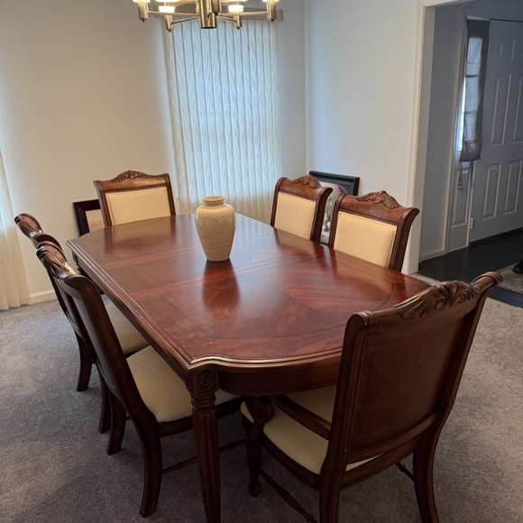 Dining Roon Table And Chair Set - Picture 1 of 5